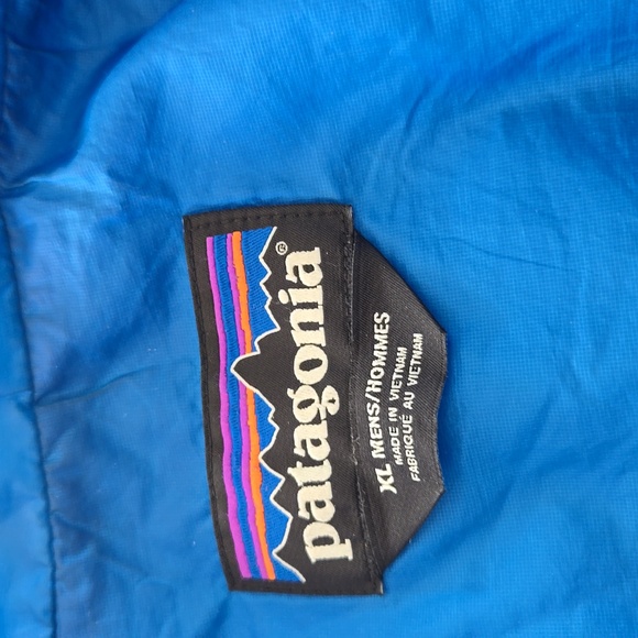 Patagonia Men's Puffer Coat - Picture 8 of 13